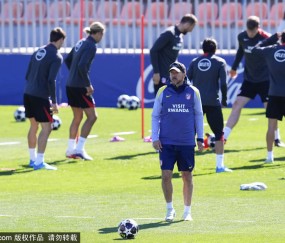 重磅！阿尔瓦雷斯兄弟现身巴塞罗那寻房，马竞前锋转会巴萨传闻点燃西甲