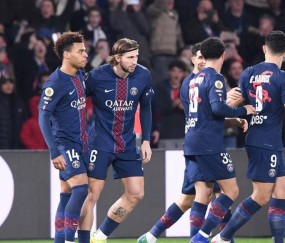 巴黎3-0大胜梅斯，榜首易主，强势登顶法甲榜首，朗斯被逆转跌至第二