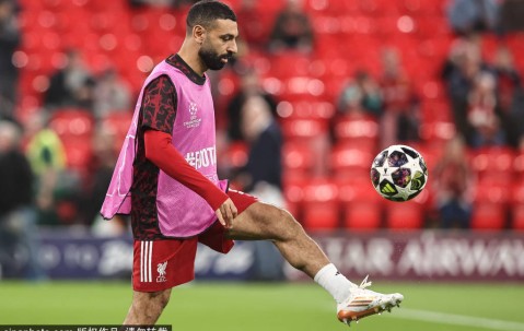 安菲尔德狂潮！利物浦4-0碾压加拉塔萨雷，总分4-1晋级欧冠八强，萨拉赫第50球载入史册