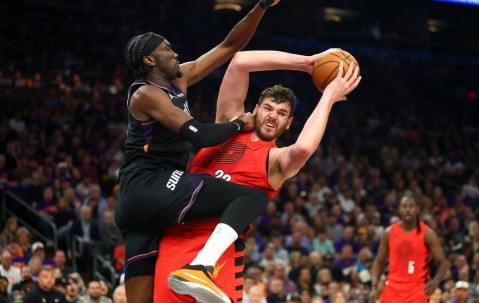 将对阵马刺！阿夫迪亚41+12开拓者险胜太阳晋级季后赛